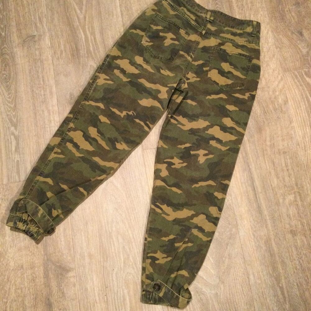 Forever 21 Camo cargo jogger pants S - Picture 4 of 5